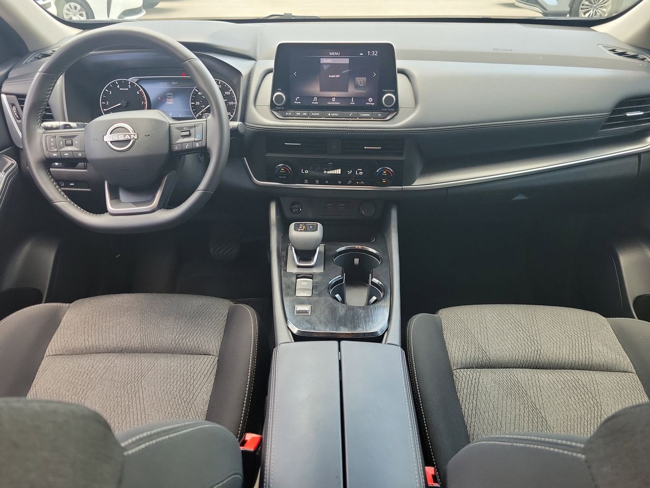 2025 Nissan Rogue SV - Photo 12