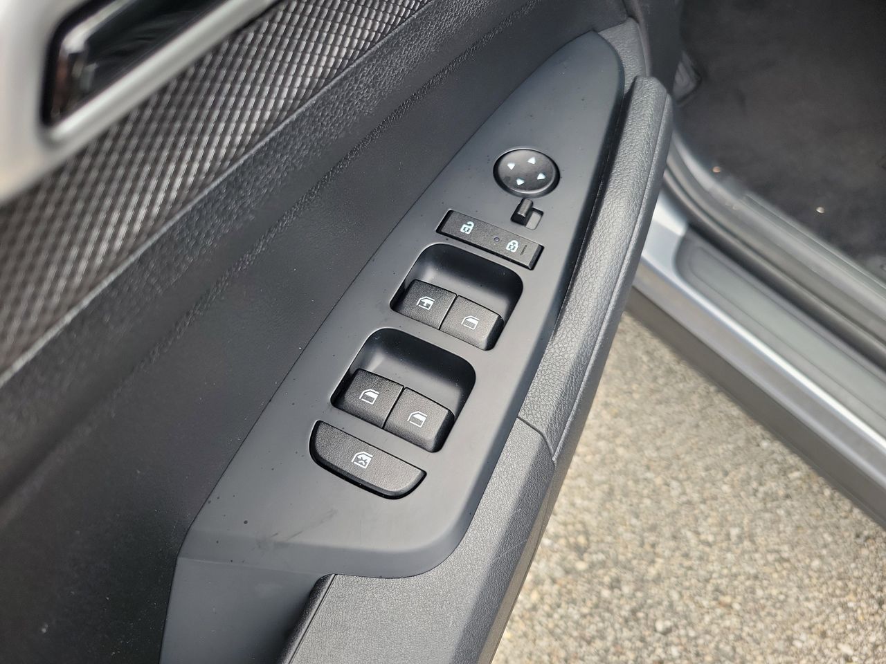 2025 Kia Sportage LX - Photo 13