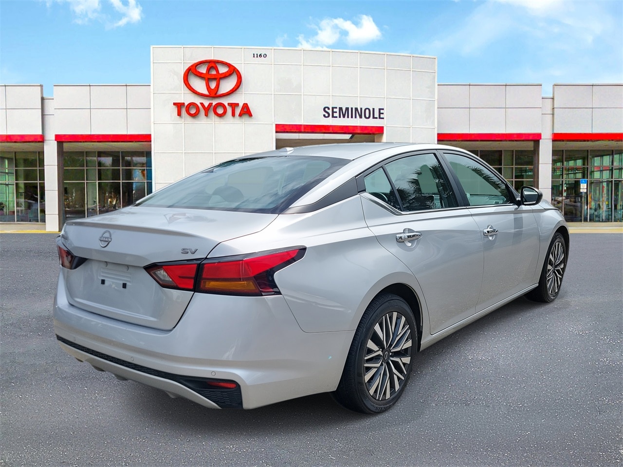 2024 Nissan Altima 2.5 SV photo 3