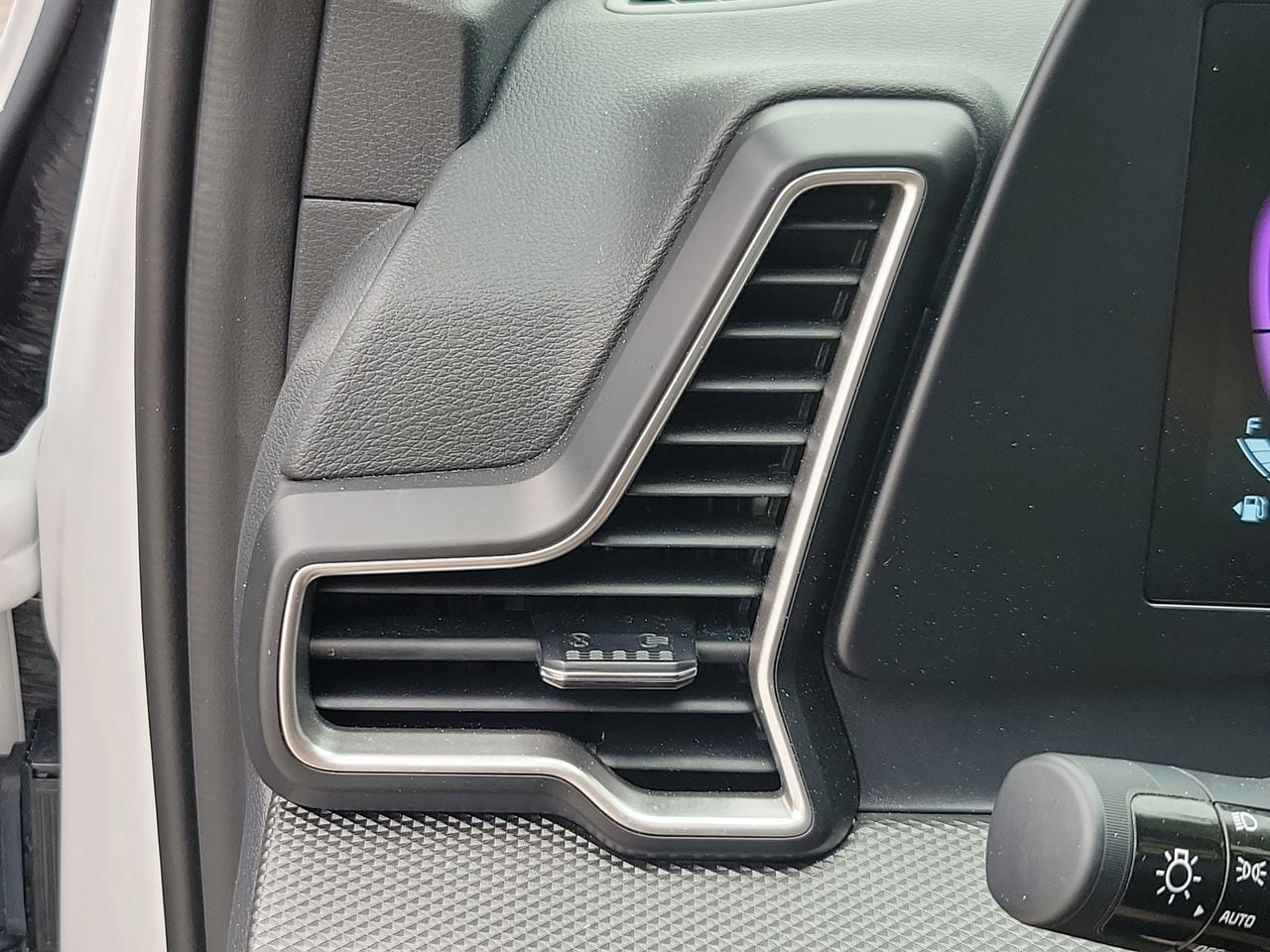 2025 Kia Sportage LX - Photo 30