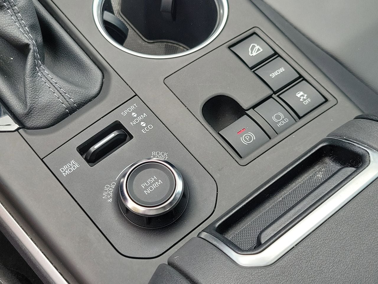 2025 Toyota Highlander XSE - Photo 30