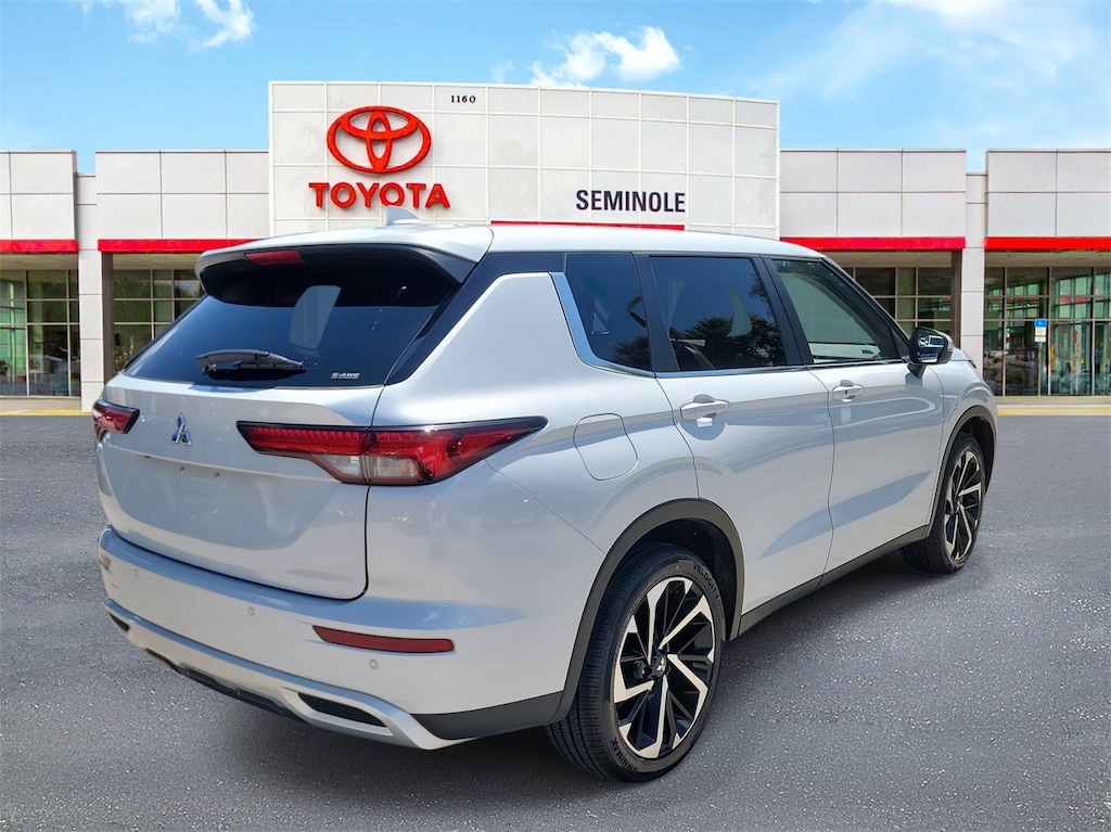 Used 2024 Mitsubishi Outlander SE SUV