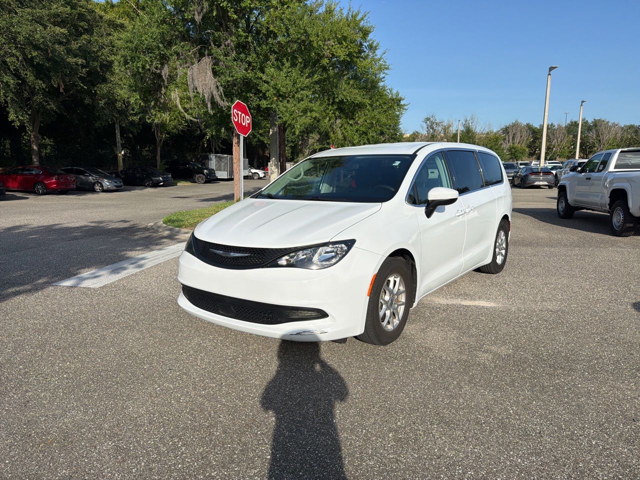 2023 Chrysler Voyager LX's photo