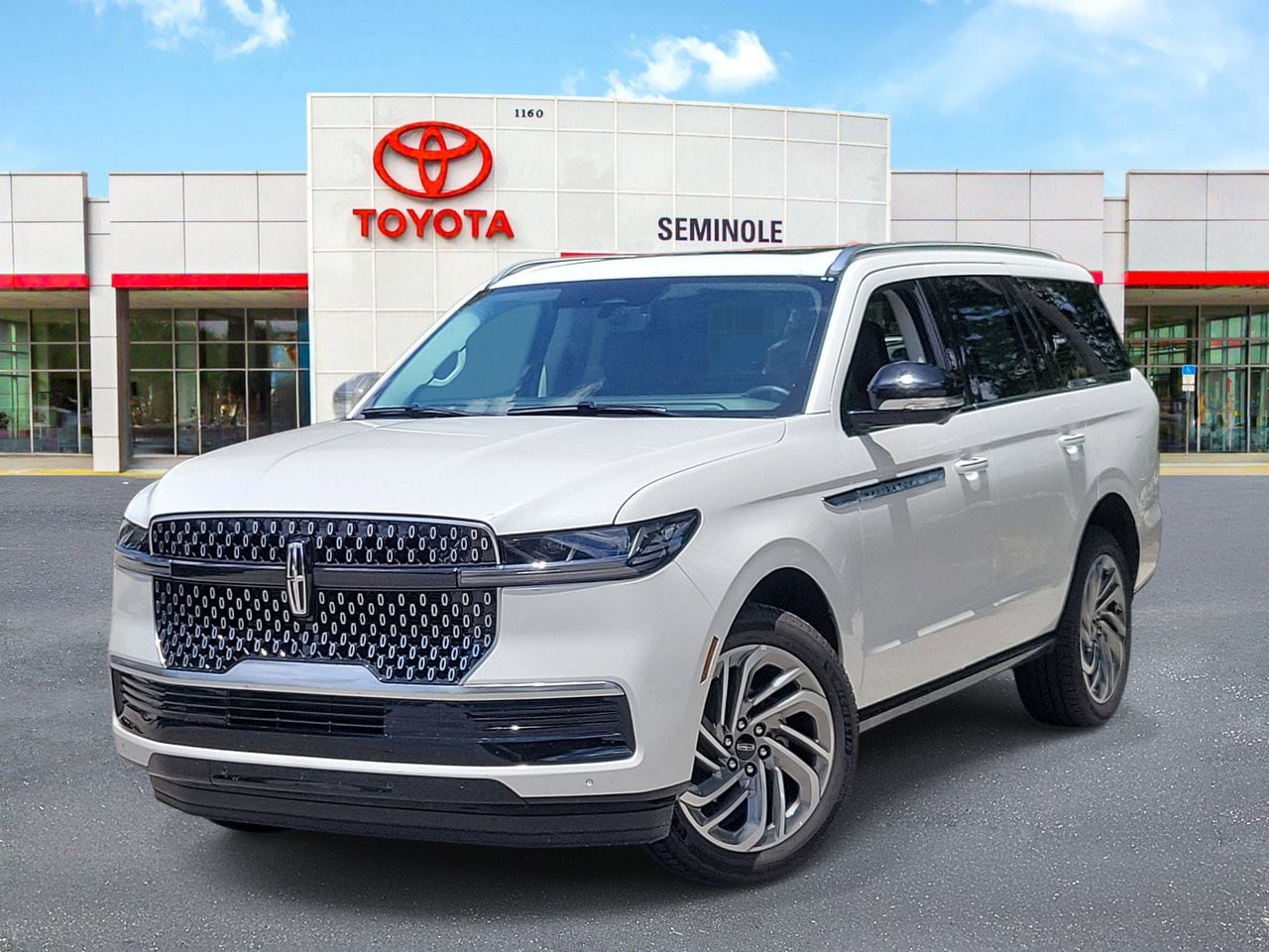 2026 Lincoln Navigator Reserve 4WD's photo