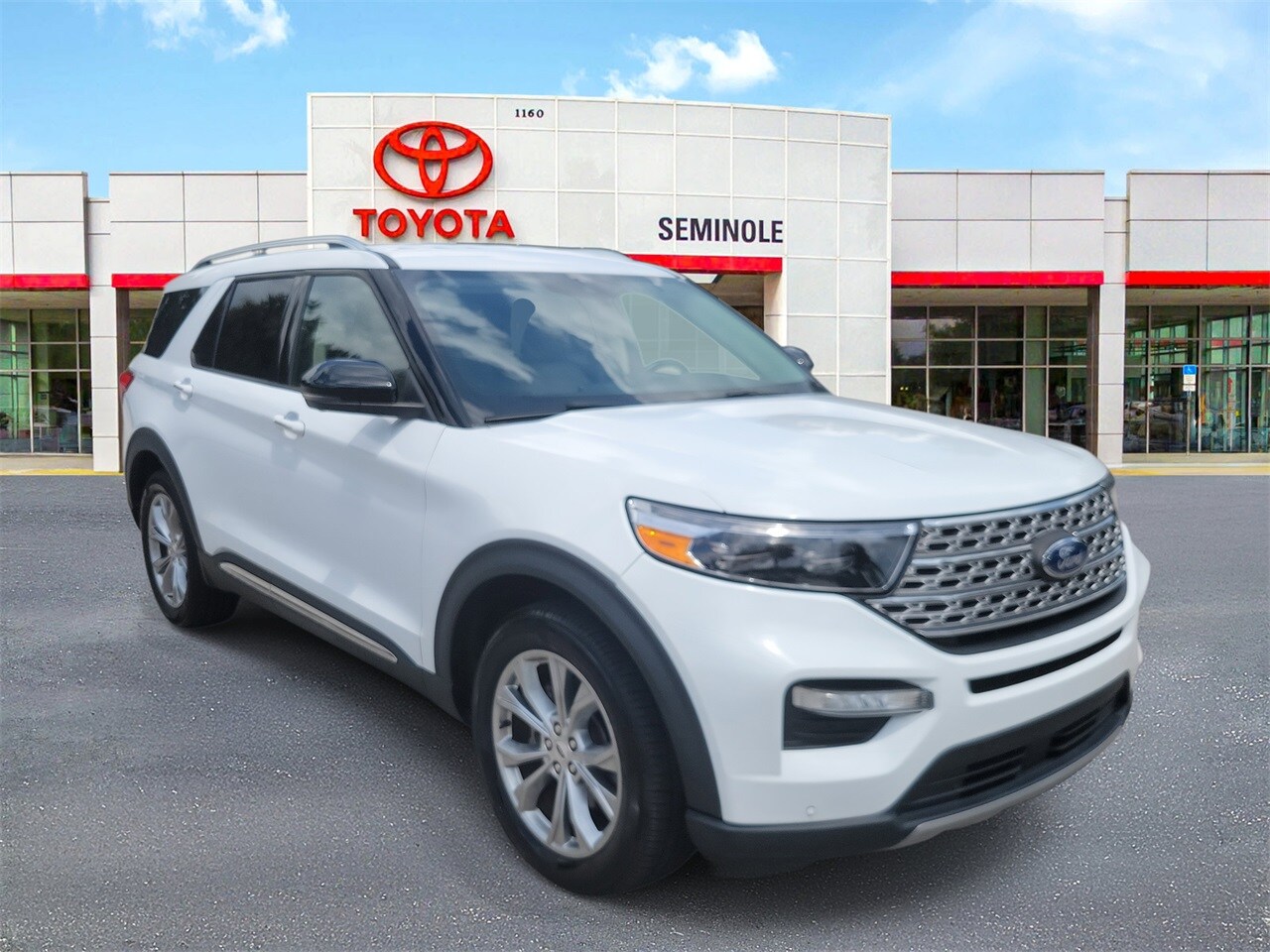 2022 Ford Explorer Limited photo 2
