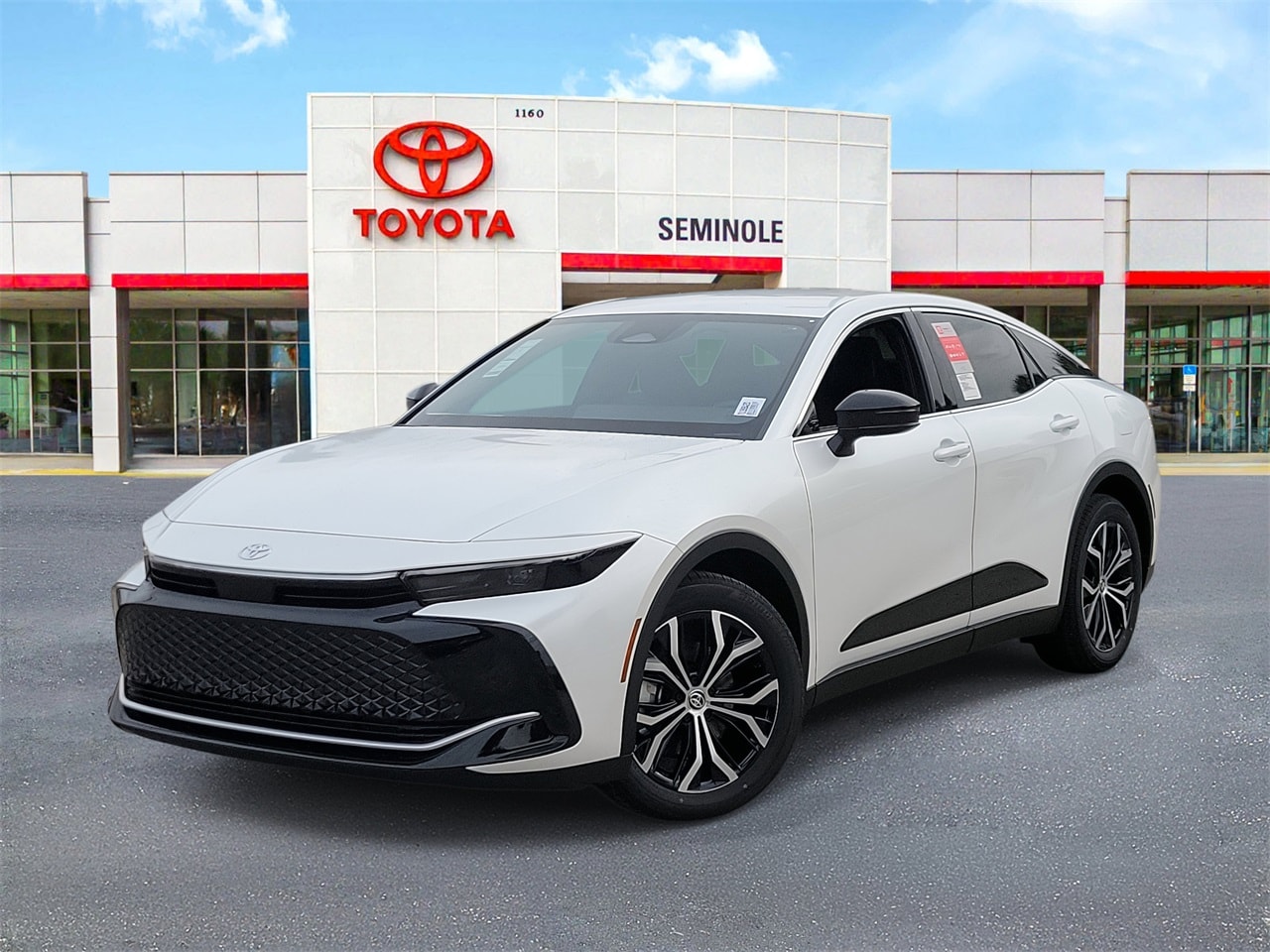 2026 Toyota Crown XLE's photo