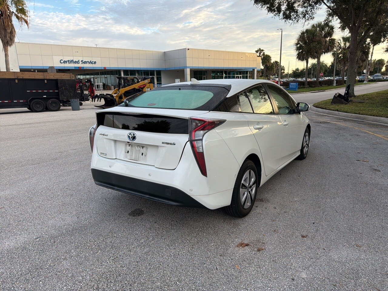 2018 Toyota Prius One Two photo 2