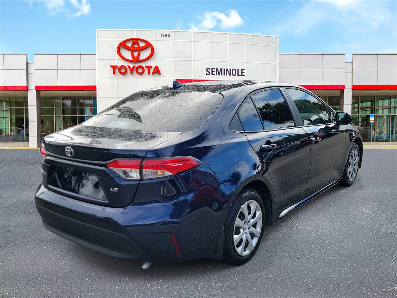 2025 Toyota Corolla LE photo 3