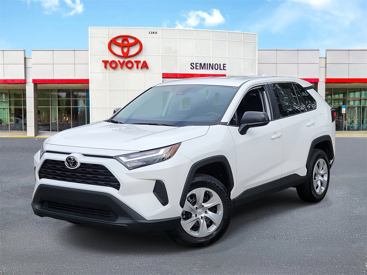 2025 Toyota RAV4 LE's photo