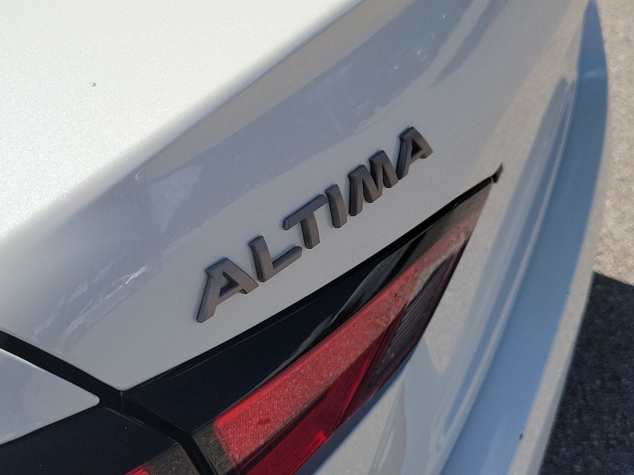 2025 Nissan Altima SV - Photo 6