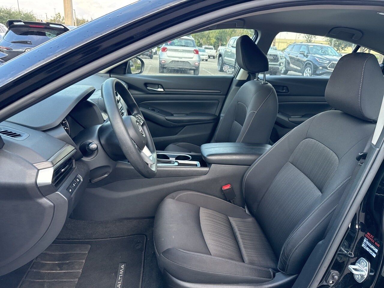 2024 Nissan Altima 2.5 SV photo 4