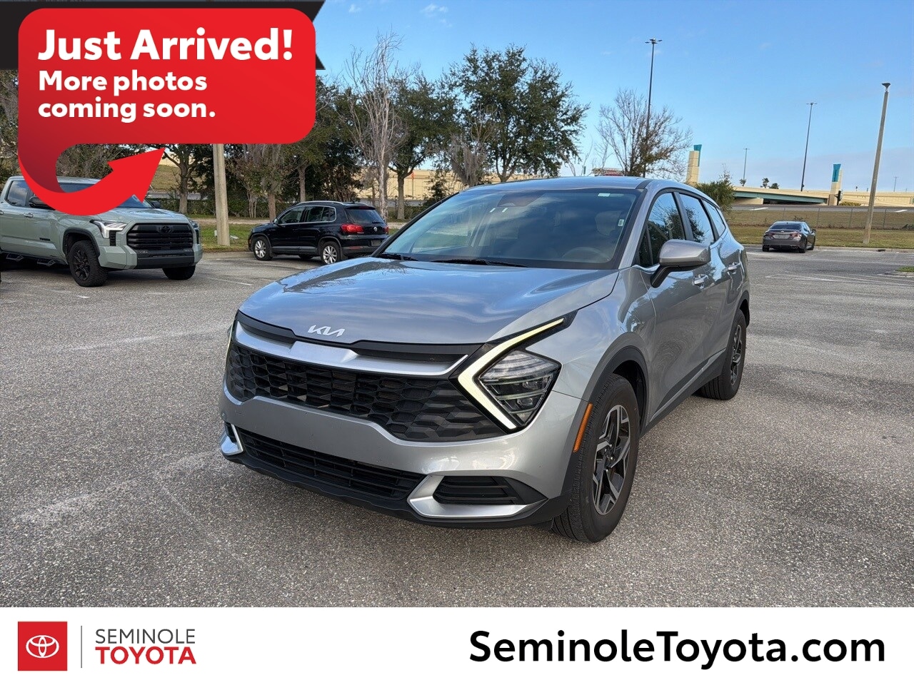 2024 Kia Sportage LX's photo