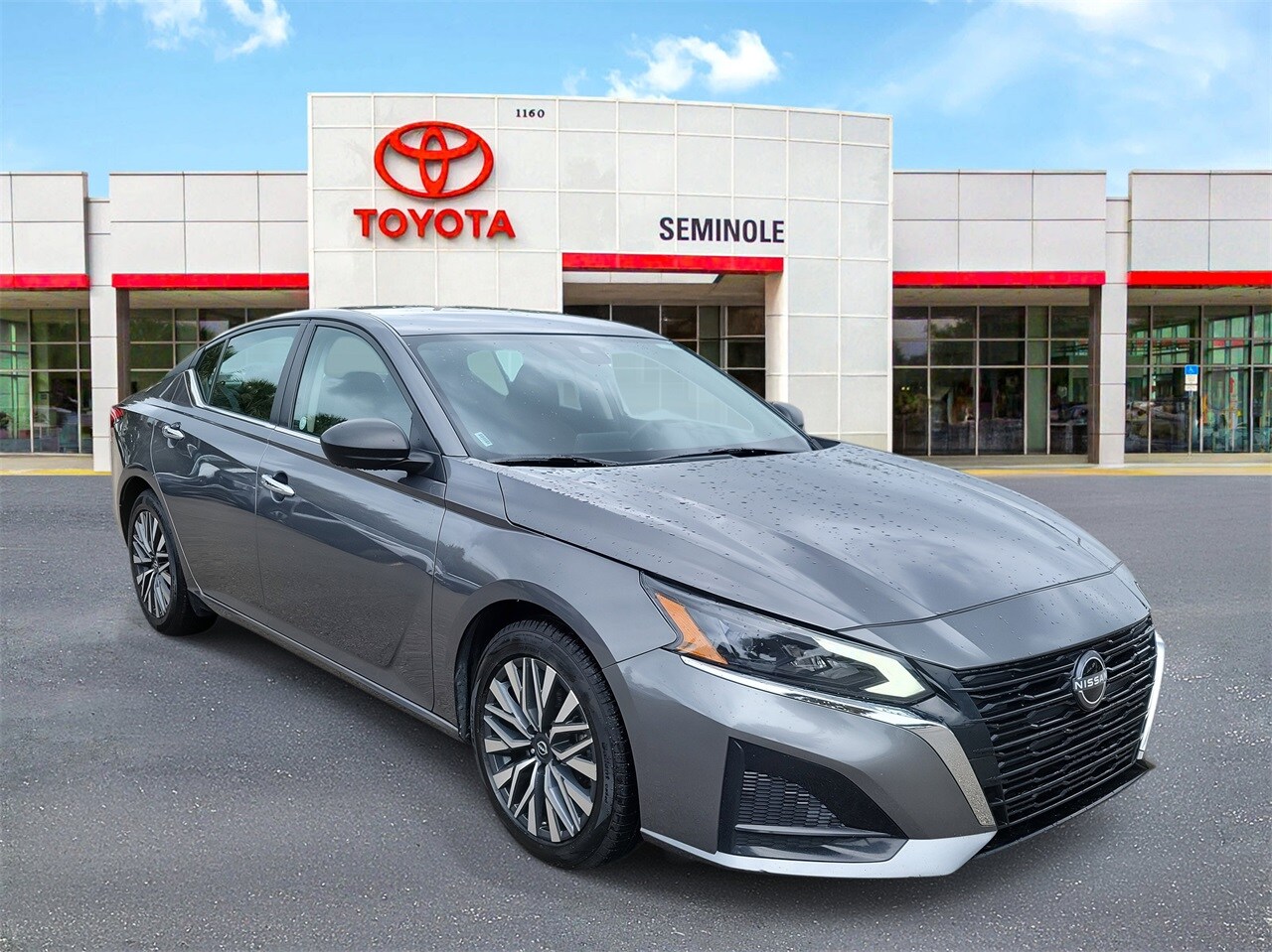 2024 Nissan Altima 2.5 SV photo 2