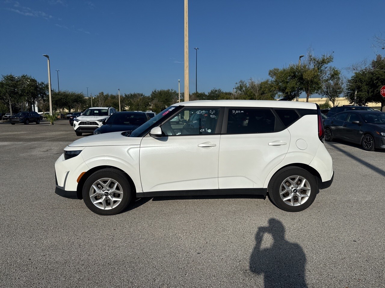 2024 Kia Soul LX photo 2