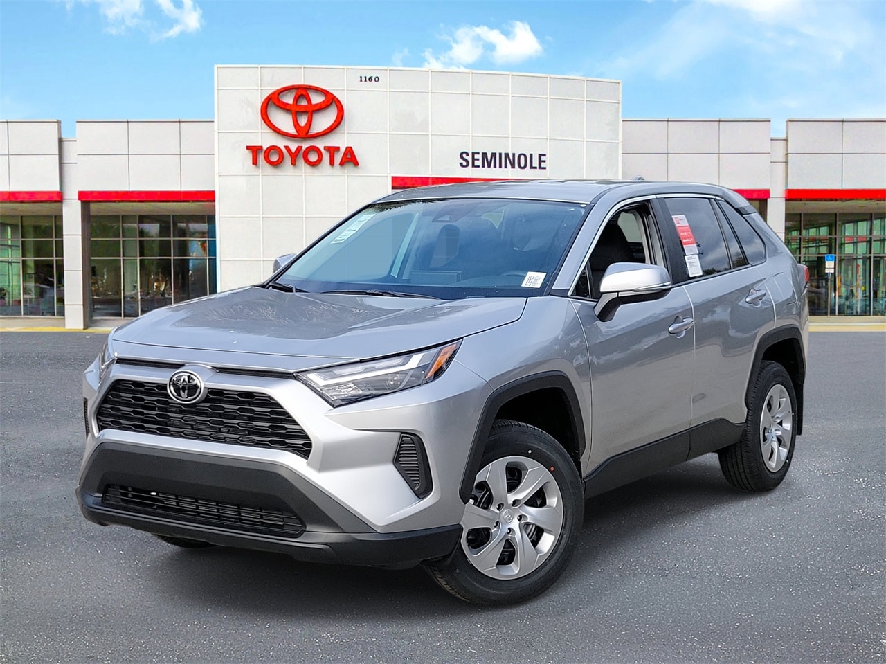 2025 Toyota RAV4 LE's photo