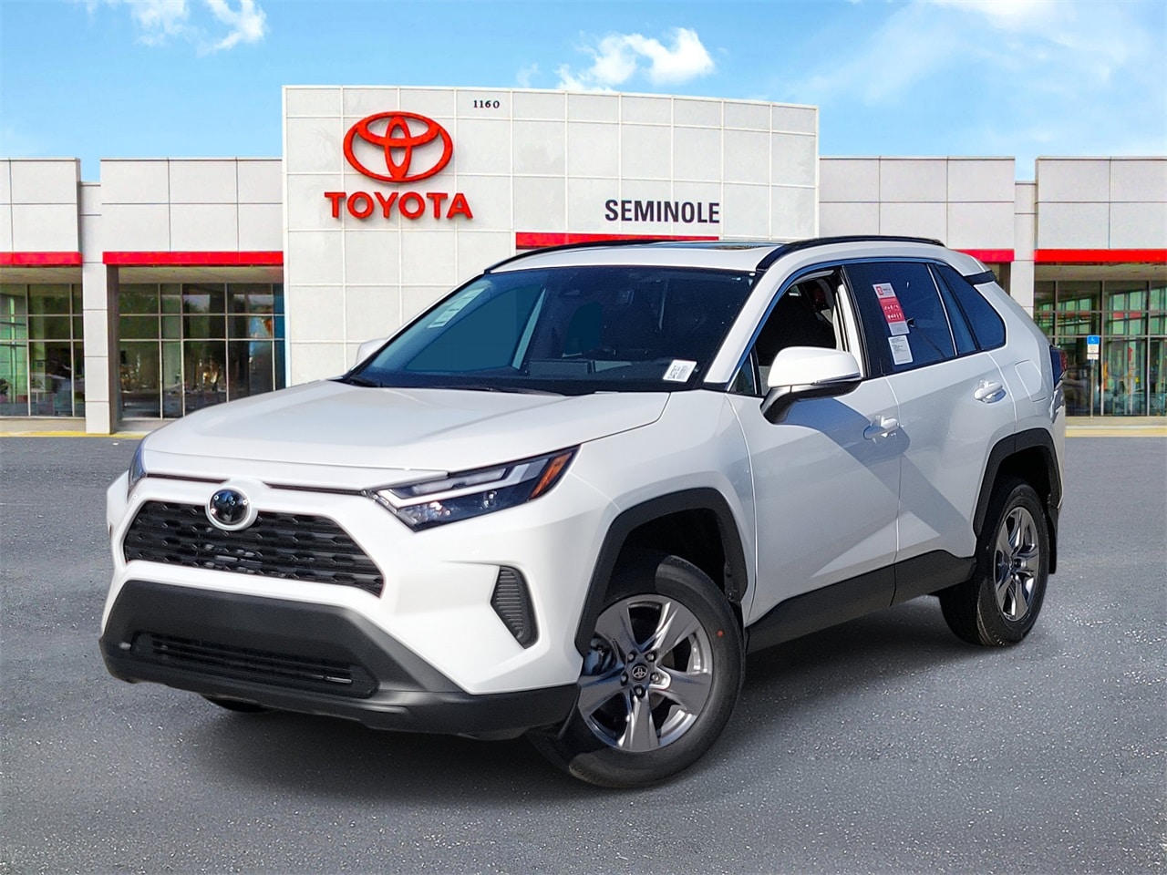 2025 Toyota RAV4 XLE's photo