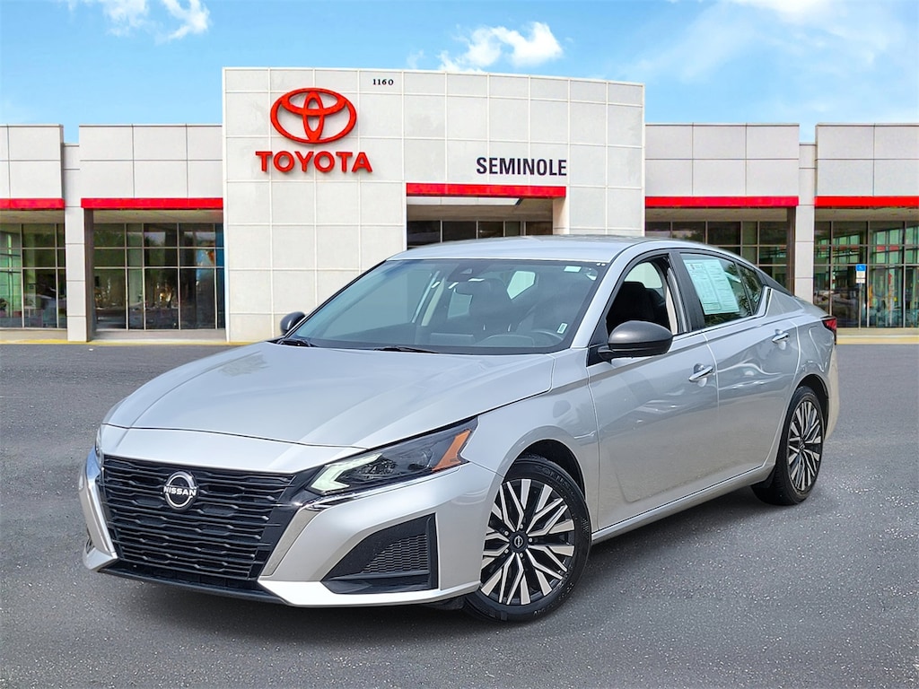 Used 2024 Nissan Altima 2.5 SV Sedan