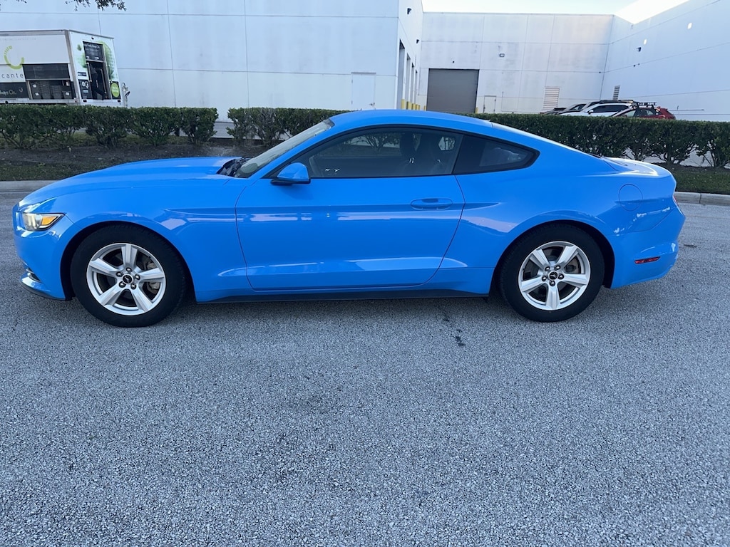 Used 2017 Ford Mustang V6 Coupe