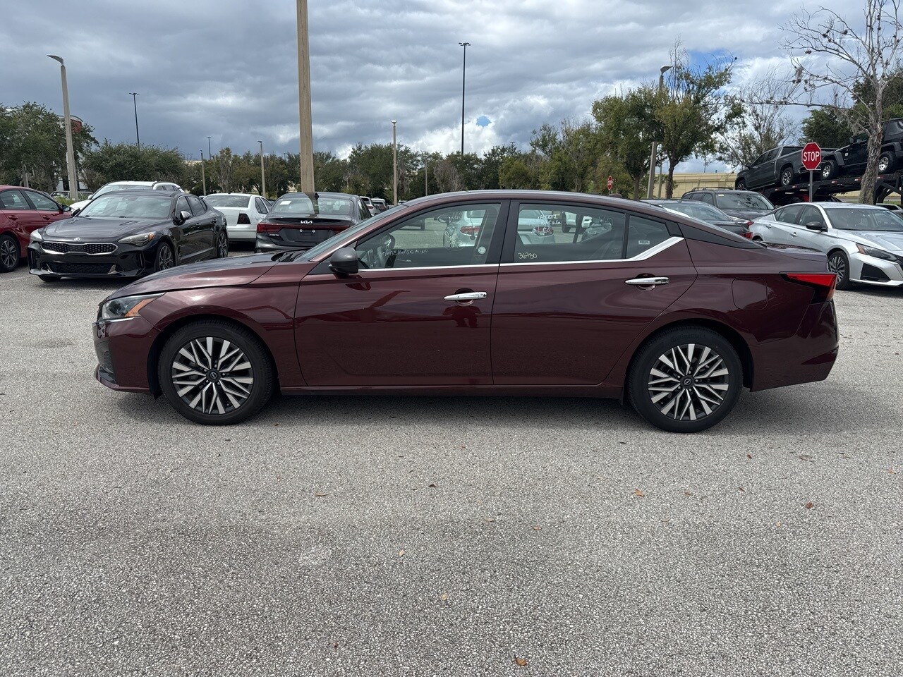 2024 Nissan Altima 2.5 SV photo 2