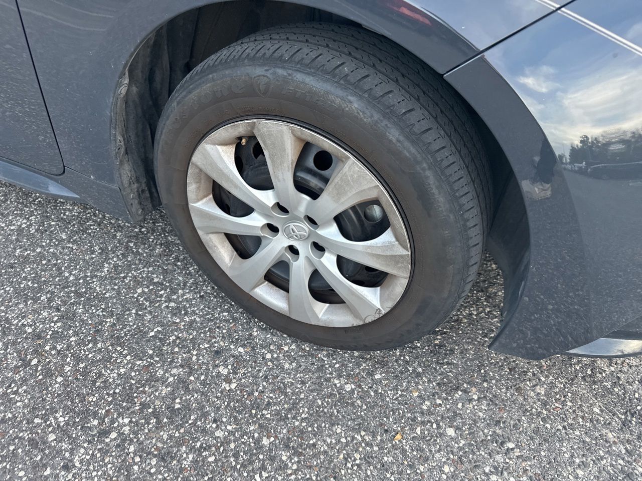 View vehicle photo 4