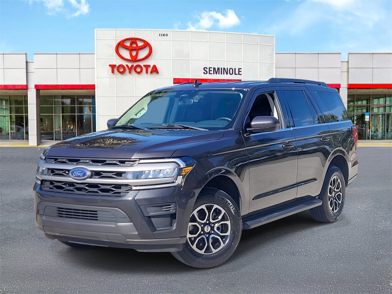 2024 Ford Expedition XLT's photo