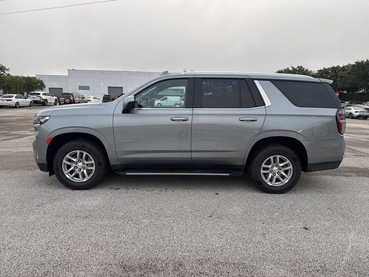 2023 Chevrolet Tahoe LT photo 2