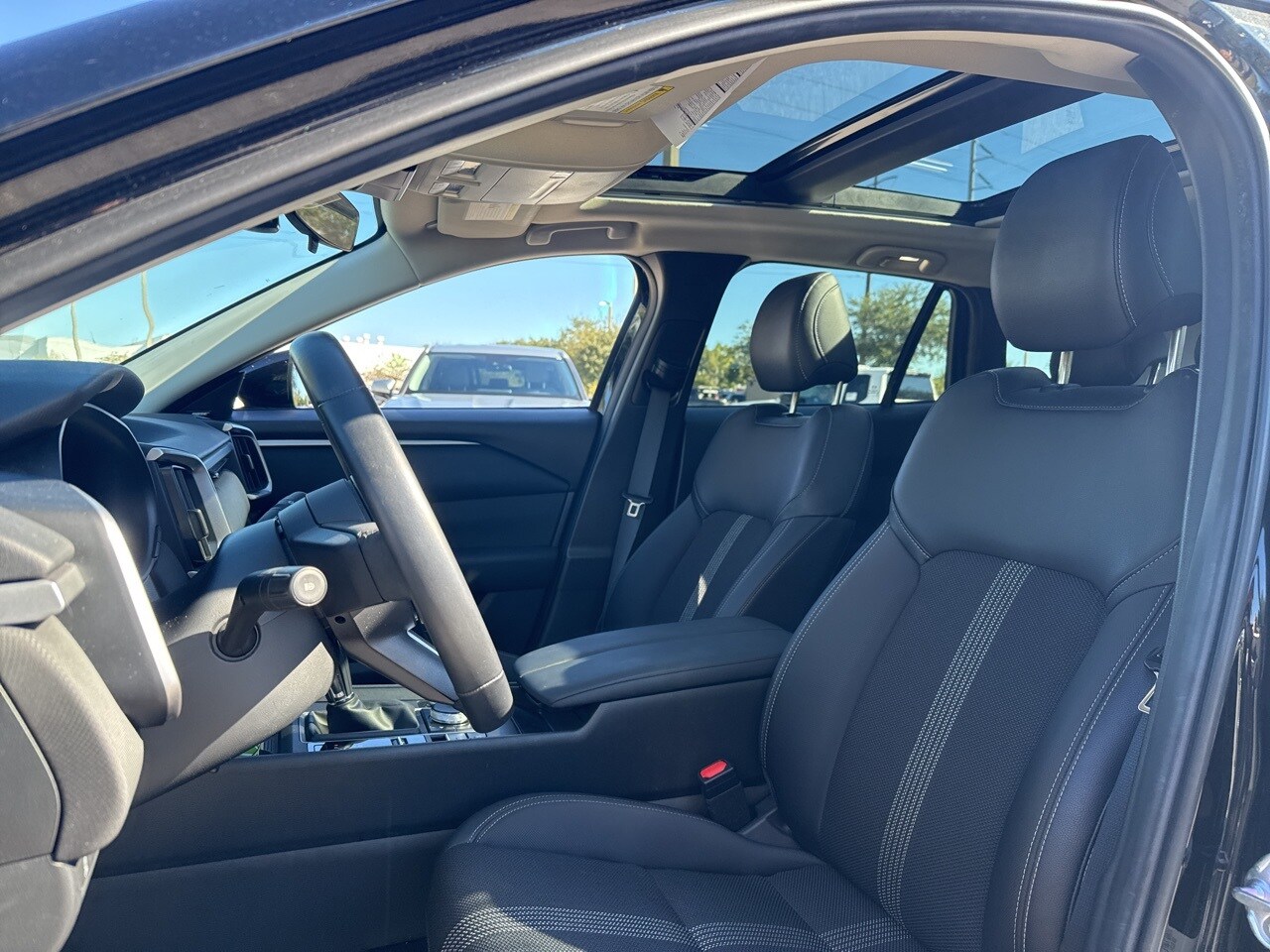 2025 Mazda CX-50 2.5 S Premium photo 4