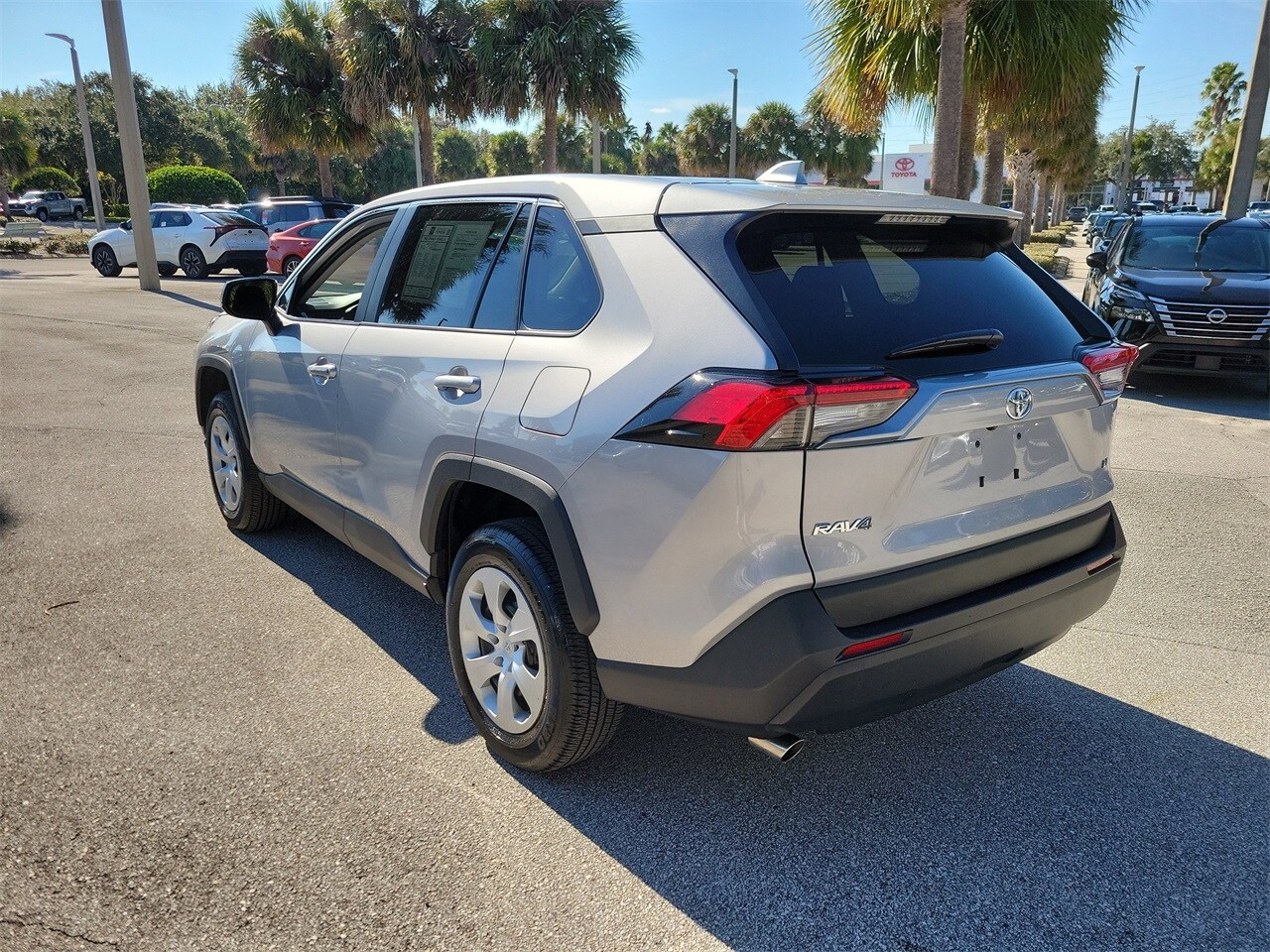 2025 Toyota RAV4 LE photo 4