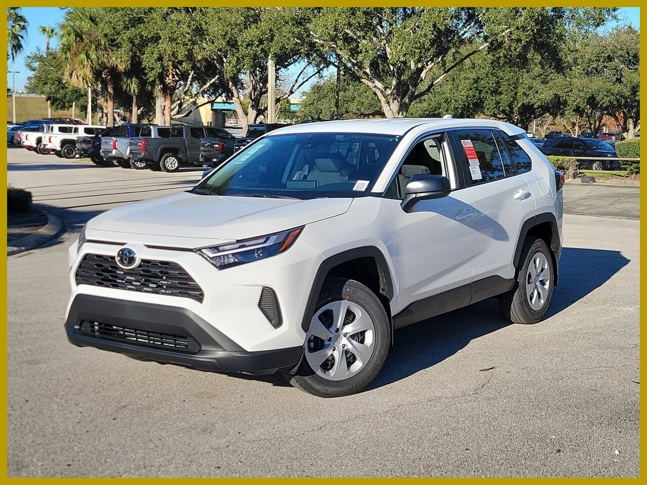 2025 Toyota RAV4 LE's photo