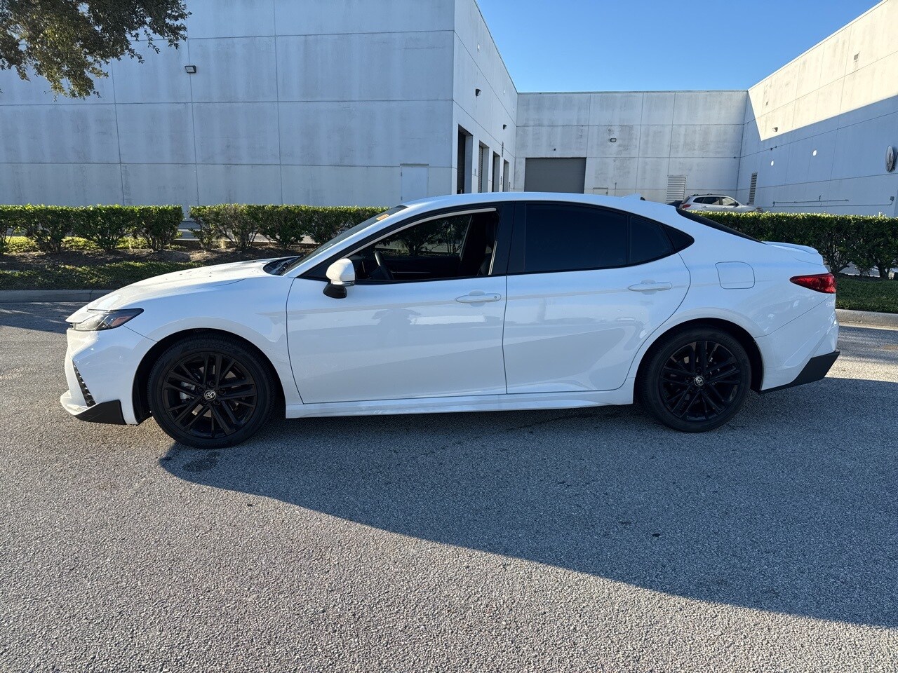 2025 Toyota Camry SE photo 2