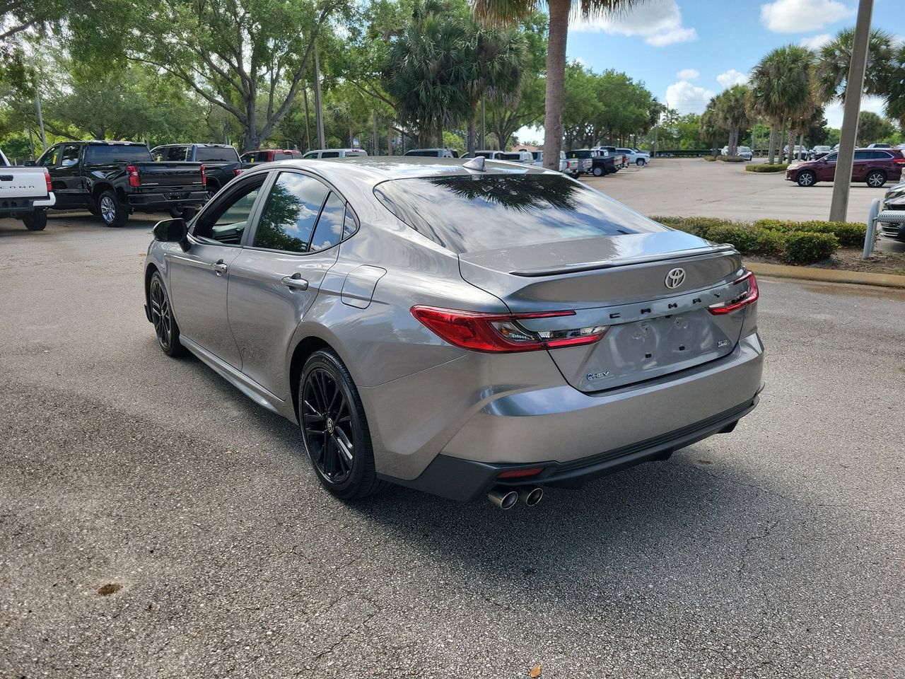 View vehicle photo 4