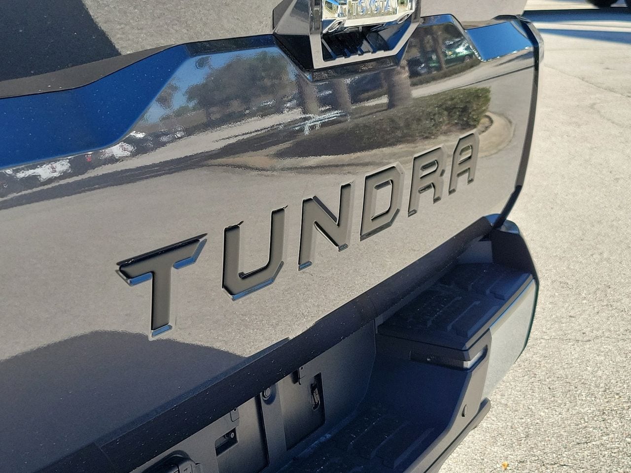 2026 Toyota Tundra Limited - Photo 6