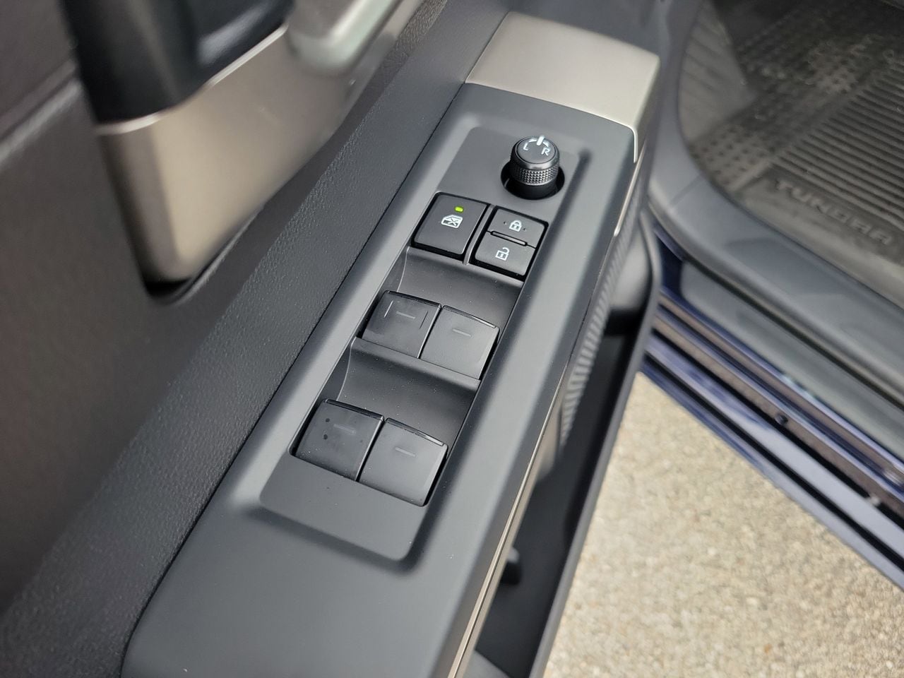 2026 Toyota Tundra SR5 - Photo 14