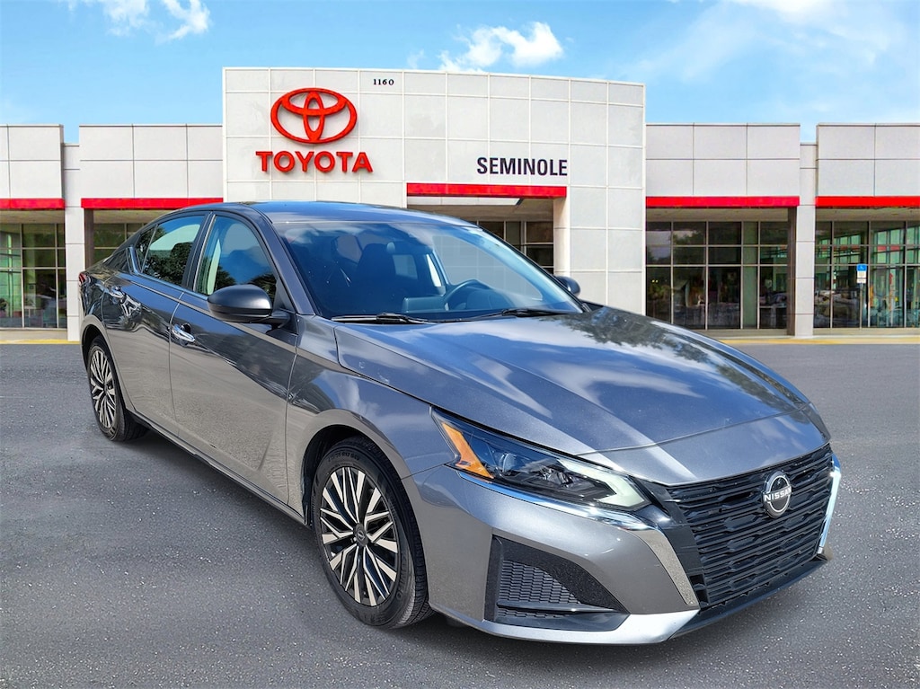 Used 2024 Nissan Altima 2.5 SV Sedan