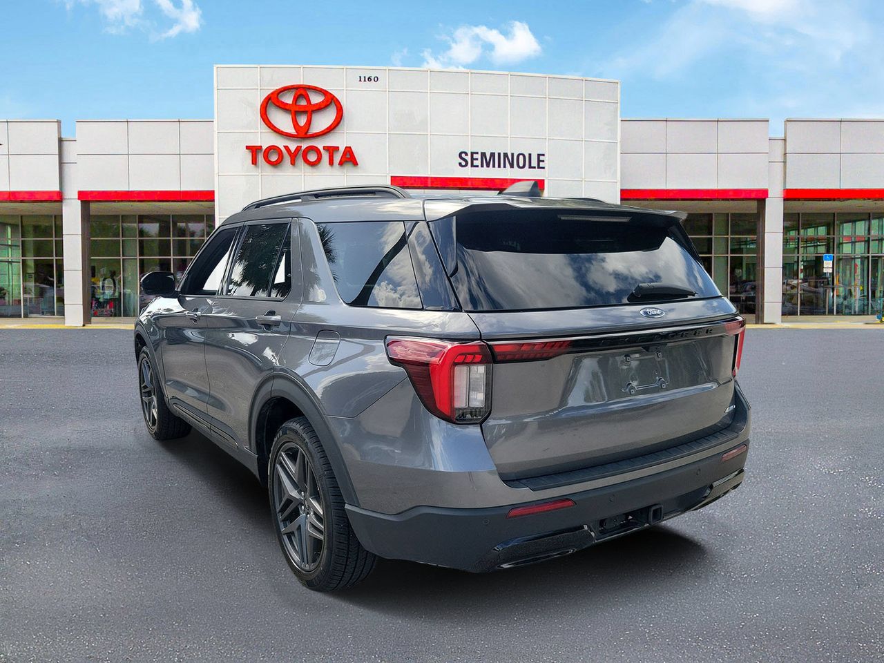 Used 2025 Ford Explorer ST-Line SUV