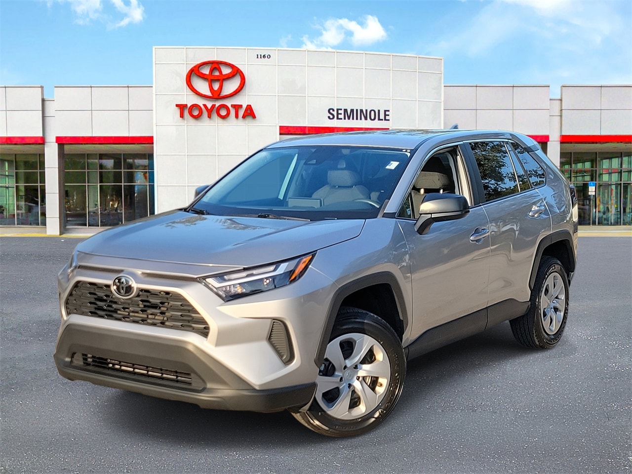 2023 Toyota RAV4 LE's photo