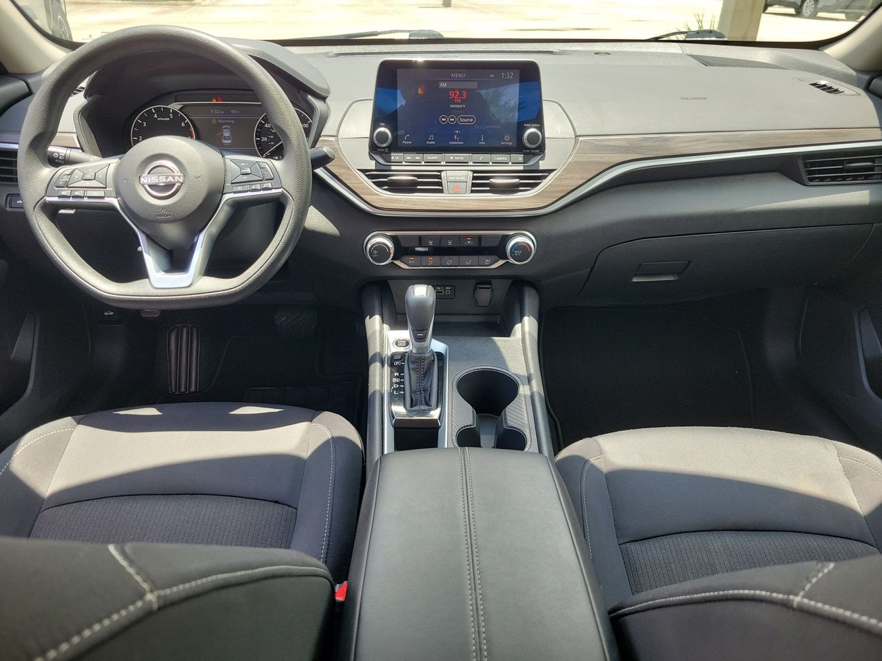 2025 Nissan Altima SV - Photo 11