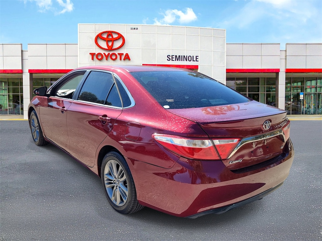 Used 2017 Toyota Camry SE Sedan
