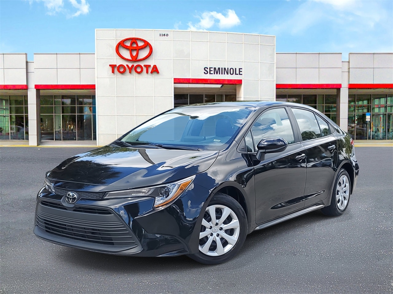 2024 Toyota Corolla LE's photo