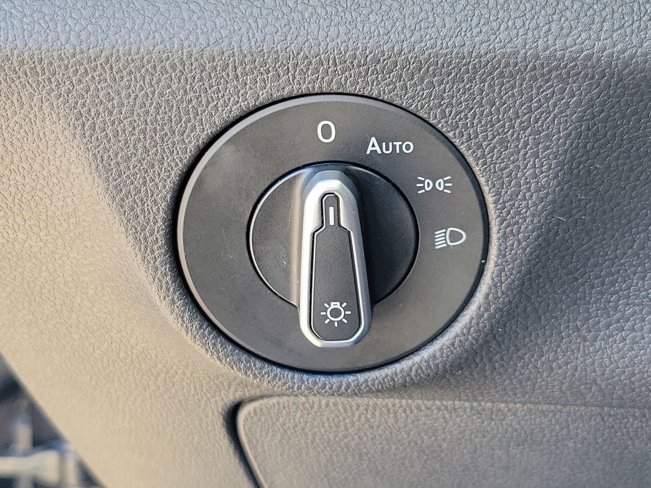 2025 Volkswagen Jetta SE - Photo 30