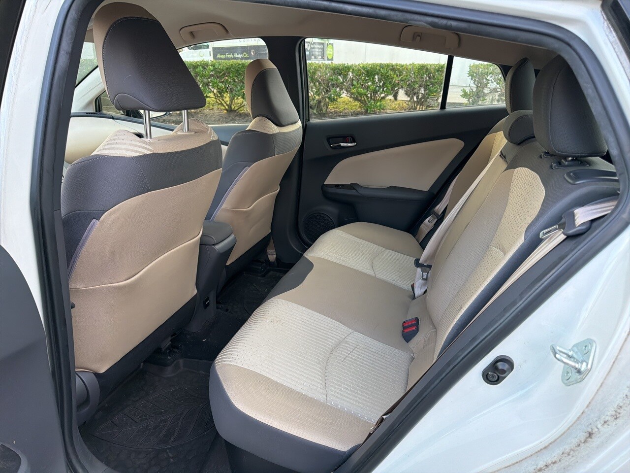 2018 Toyota Prius One Two photo 3