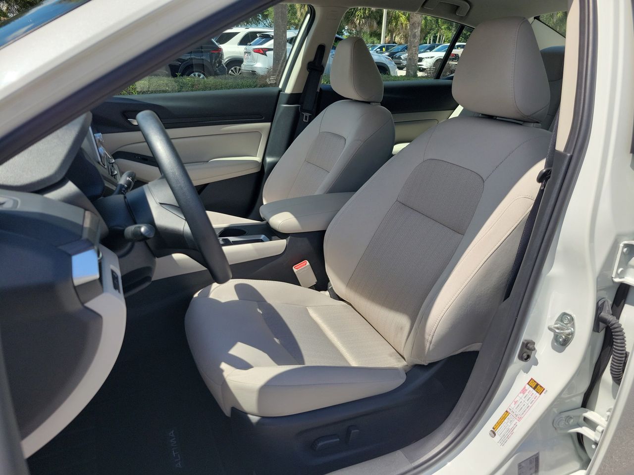 2025 Nissan Altima SV - Photo 15