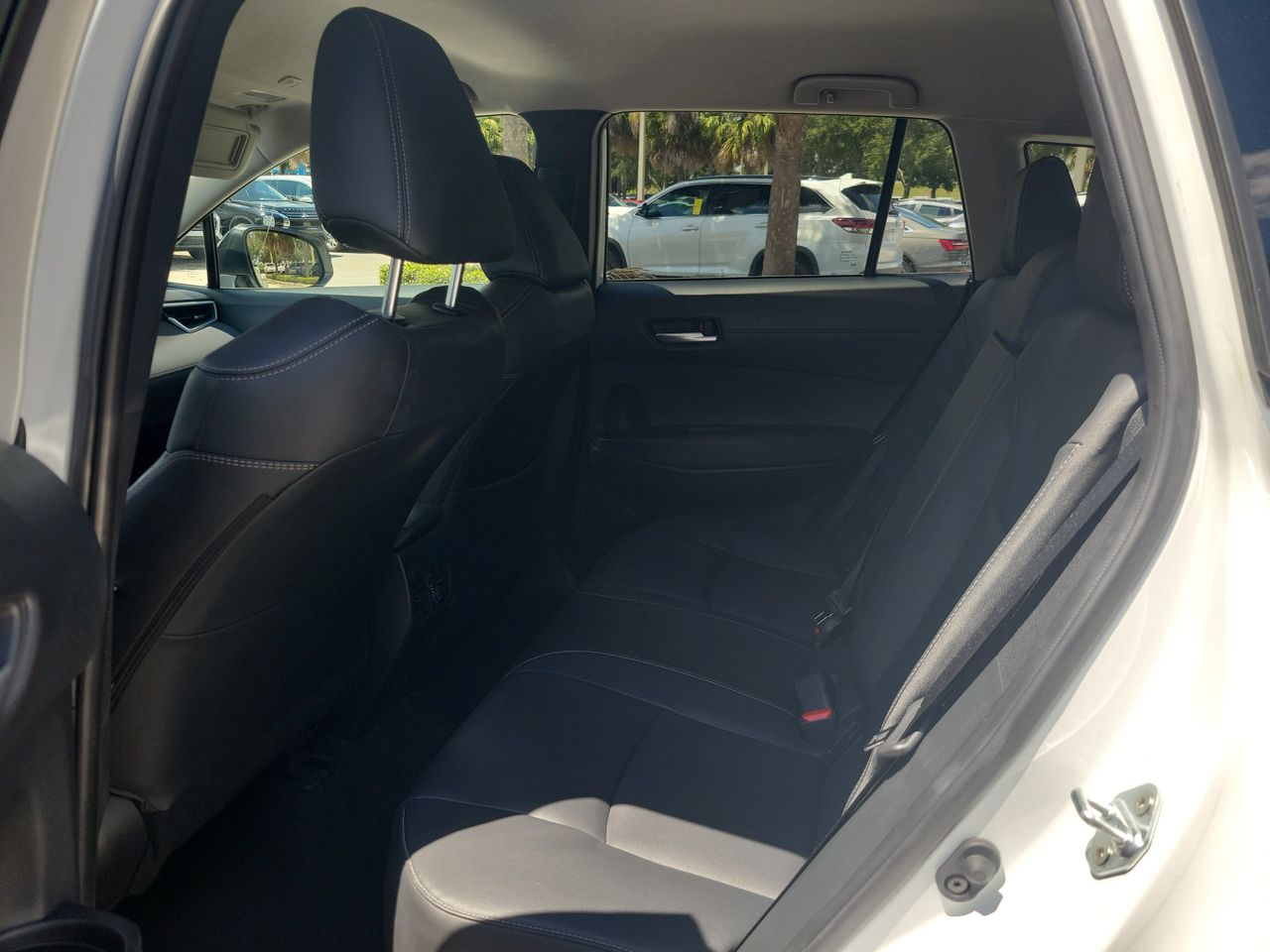 2025 Toyota Corolla Cross XLE - Photo 10