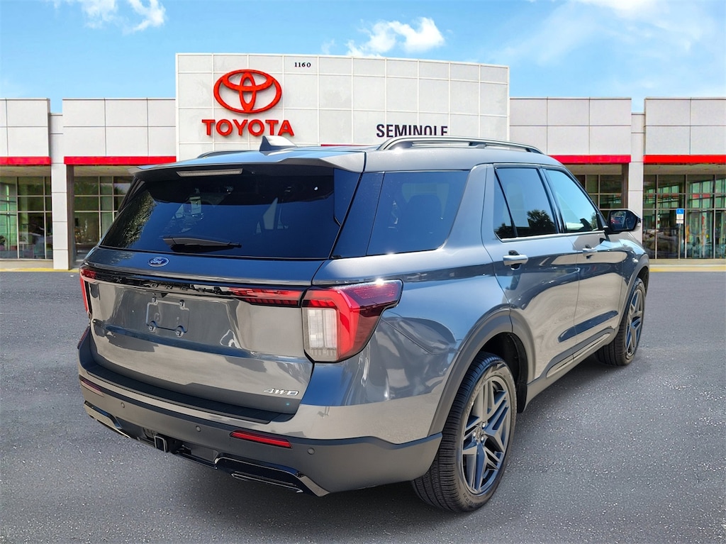 Used 2025 Ford Explorer ST-Line SUV