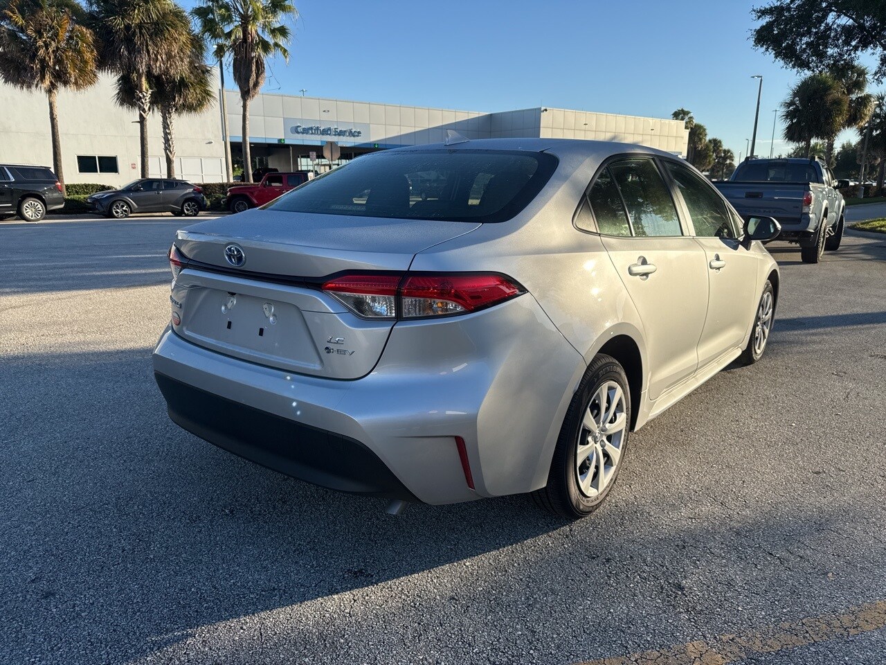 2025 Toyota Corolla Hybrid LE photo 3