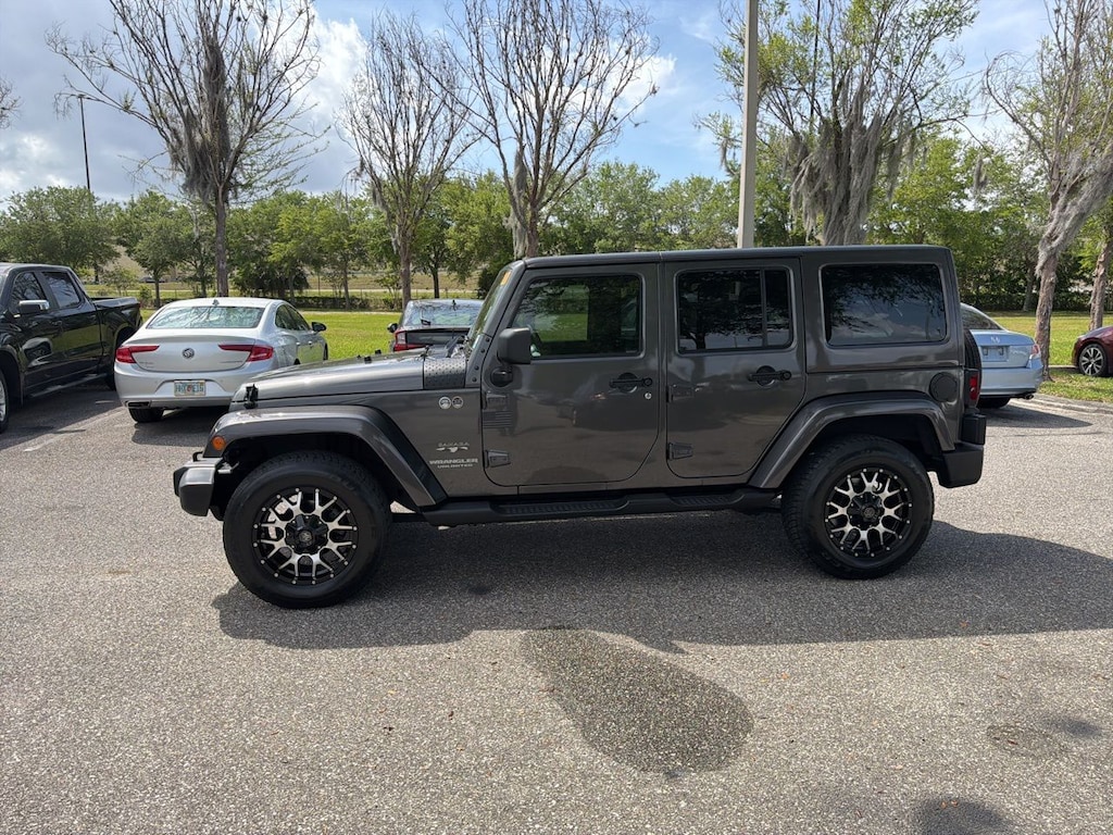Used 2017 Jeep Wrangler Unlimited Sahara SUV