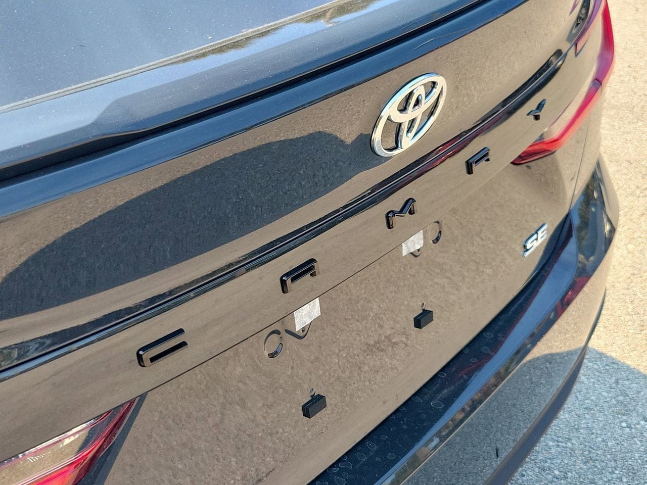 2026 Toyota Camry SE - Photo 6