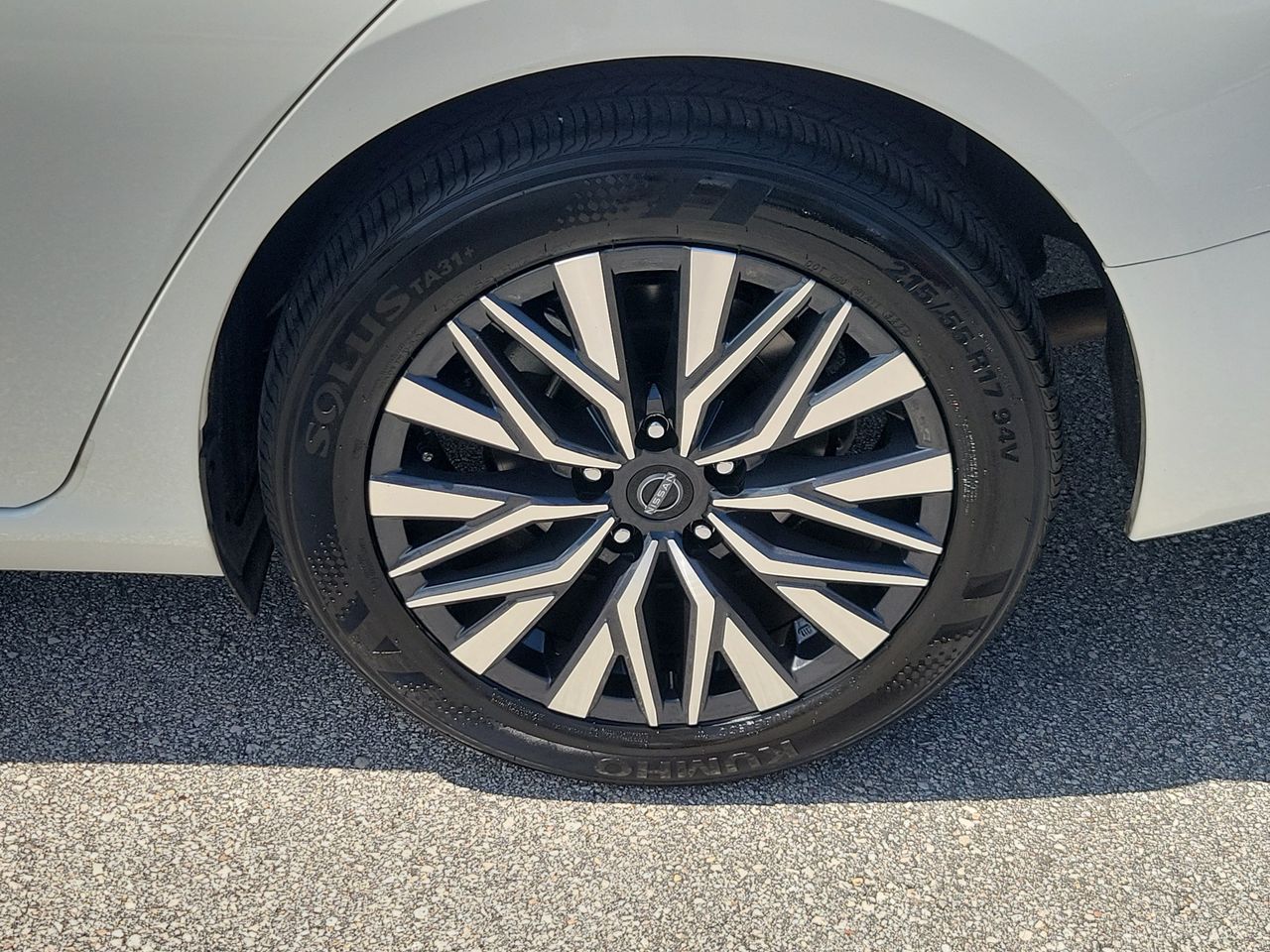 2025 Nissan Altima SV - Photo 5