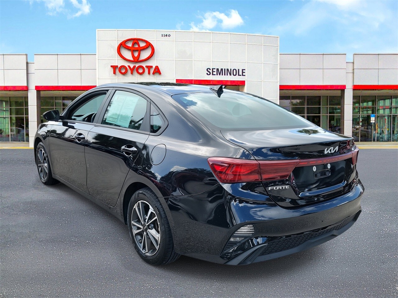 2024 Kia Forte LXS photo 4