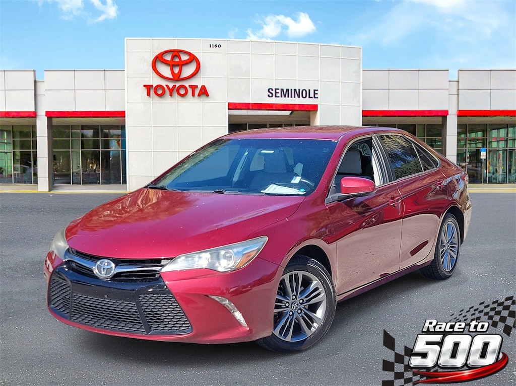 Used 2017 Toyota Camry SE Sedan